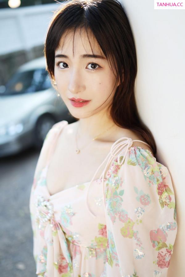 龚天艺 艺儿拿铁 [XIUREN]高清写真图 2019.12.30 艺儿拿铁第34张图片